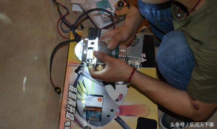 欧司朗和飞利浦氙气灯哪个好,飞利浦和欧司朗氙气灯泡哪个好