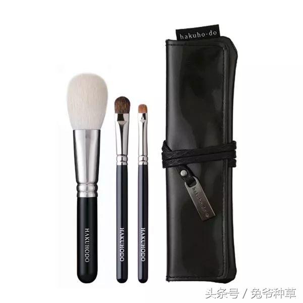 用化妆刷上妆需要弄湿吗,用化妆刷上散粉还是用粉扑