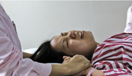 女人生孩子要经历哪些尴尬的事,女人生小孩到底有多痛苦