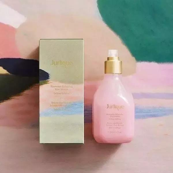 散发女性魅力的护理产品,玫瑰香味护肤品