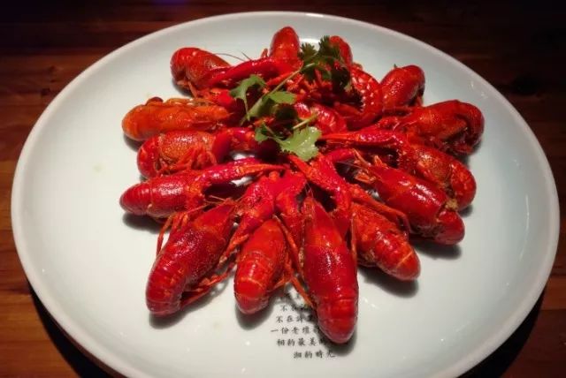 广州岗顶美食街,岗顶地铁口美食街