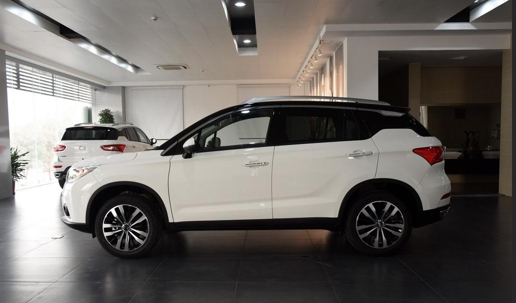 2018款广汽传祺gs4图片,2017款传祺gs4豪华智联版长宽高