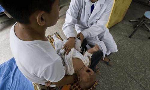 六个月宝宝一直笑正常吗,六个月宝宝不正常的表现