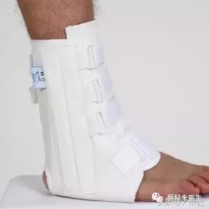 踝关节扭伤后保守穿护踝有用吗,踝关节扭伤韧带撕裂保守治疗