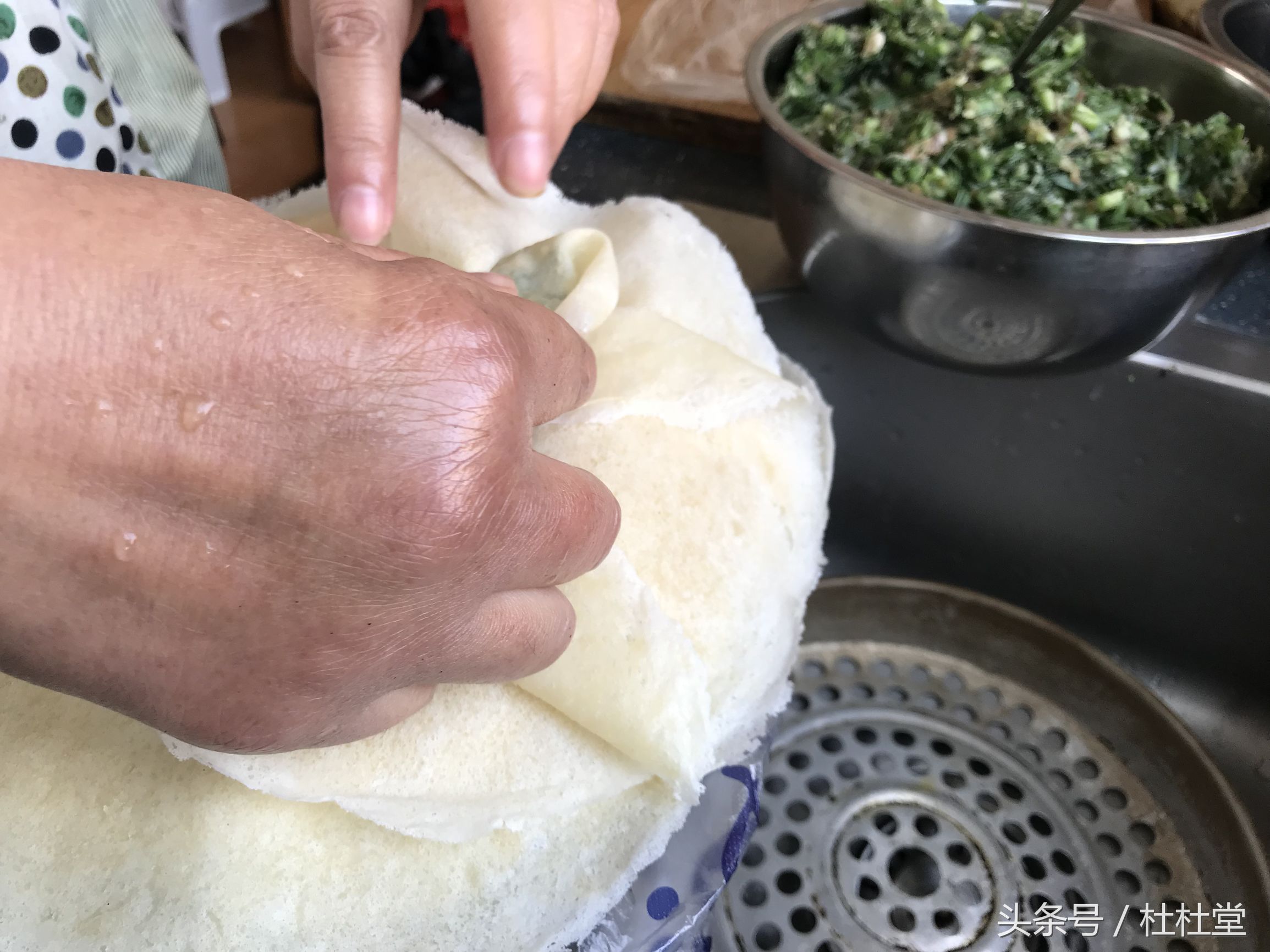 春卷怎么炸又酥又脆不容易焦,春卷怎么炸又酥又脆炸几分钟