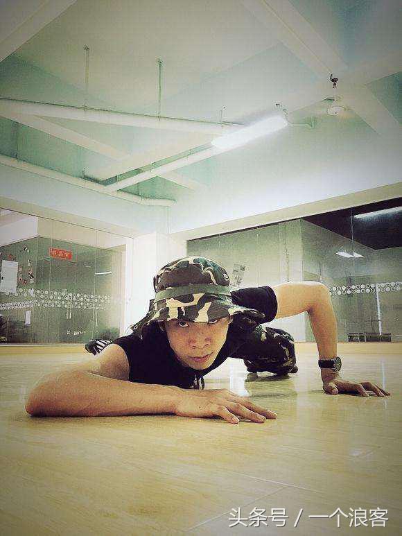 ps恶搞大神们的各种作品,求大神把我p霸气一点