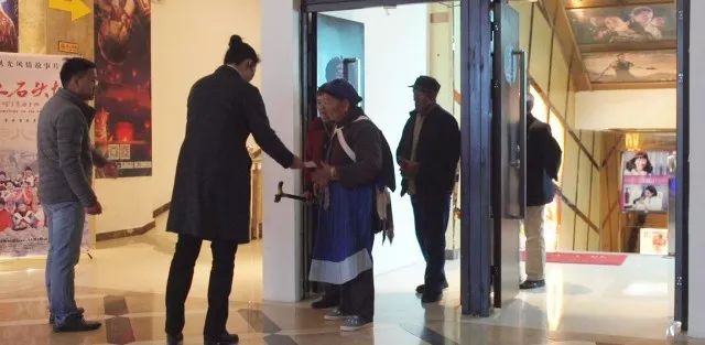 粉丝福利︱只需25元带爷爷奶奶看《云上石头城》