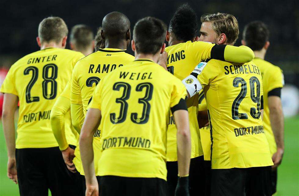 曾贵为欧冠王者，德甲班霸，如却内忧外患，人见人欺，将四大皆空