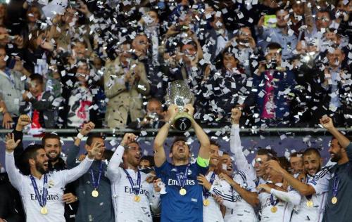 曾贵为欧冠王者，德甲班霸，如却内忧外患，人见人欺，将四大皆空