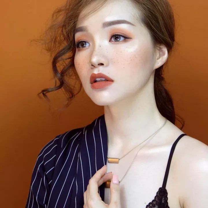 今年秋冬最显白的口红种草必备,秋冬显白口红色号推荐