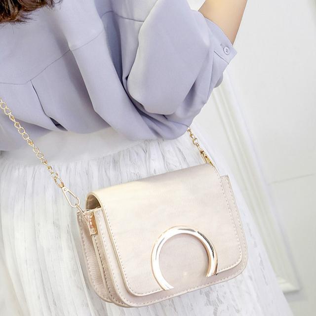 这些包包因为她们的出现而变得光彩夺目,不会搭配的女孩值得收藏