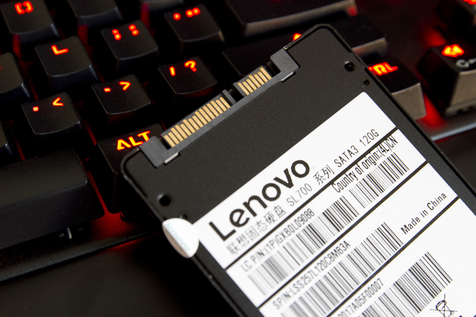 入门级固态怎选？联想SL700闪电鲨120g轻体验