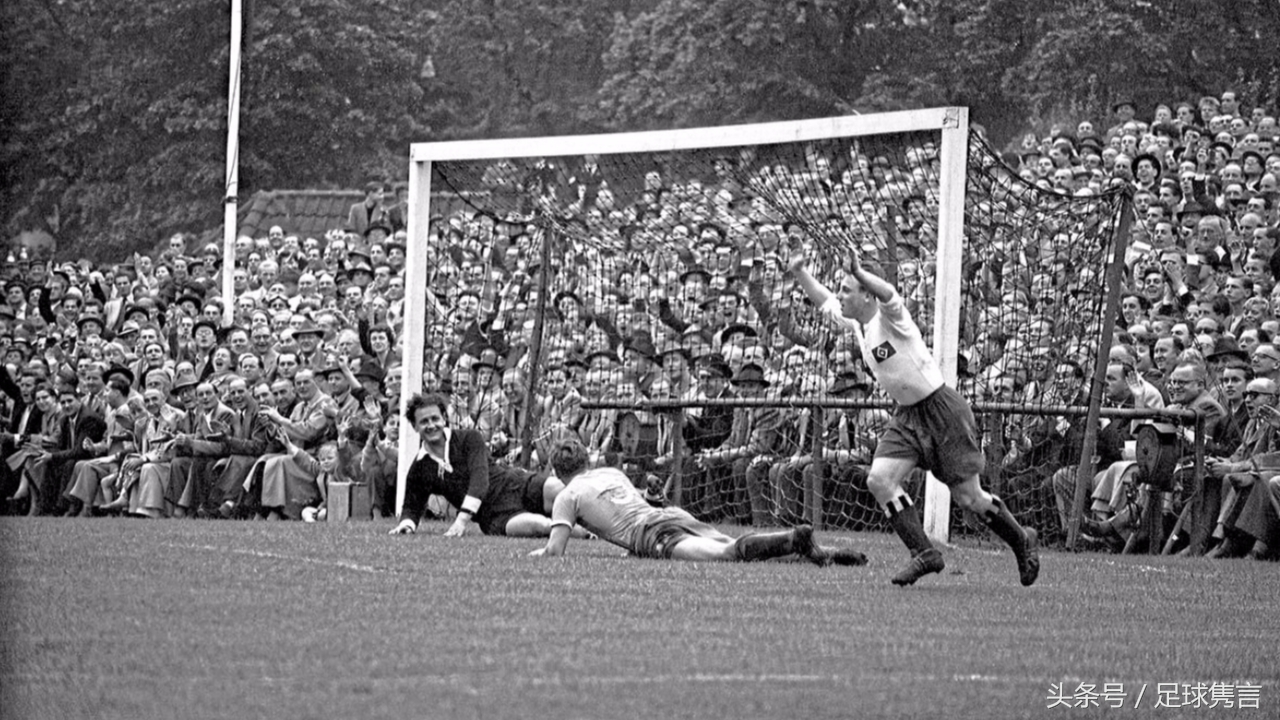 德国小妖火箭进入第一球,进第一个球同时白球进洞