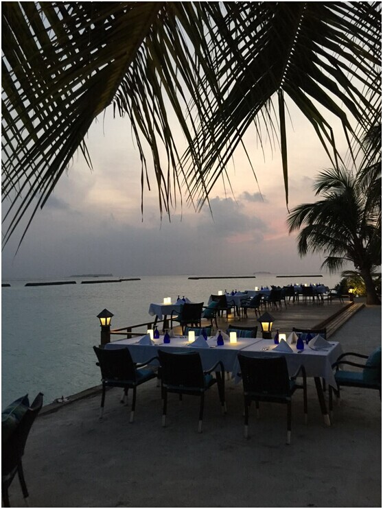 满月岛旅游攻略,满月岛和马尔代夫岛哪个好