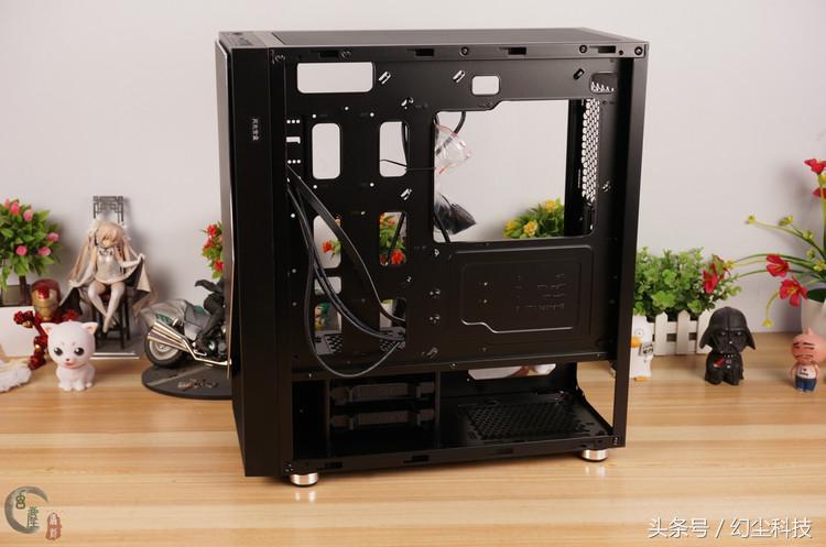 200多的产品，铝面板+钢化玻璃，月光宝盒破晓机箱很不错