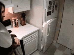 姑娘也是心大，用来洗下面的东西也要喝