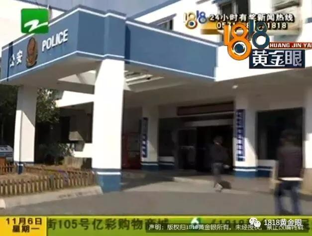 杭州转塘一商场里，多个男的偷偷摸摸在“暗门”里，他们在干嘛？