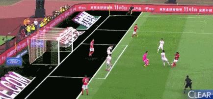 穆里奇推射死角,穆里奇单刀破门视频