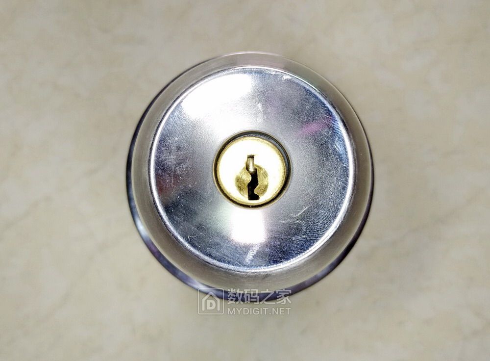球形锁坏了怎么从木门上拆下来,室内门球形锁怎么拆