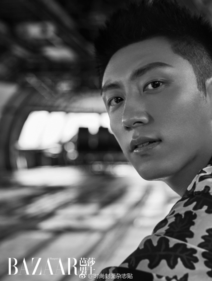 黄景瑜西装时尚芭莎晚宴,黄景瑜西装芭莎