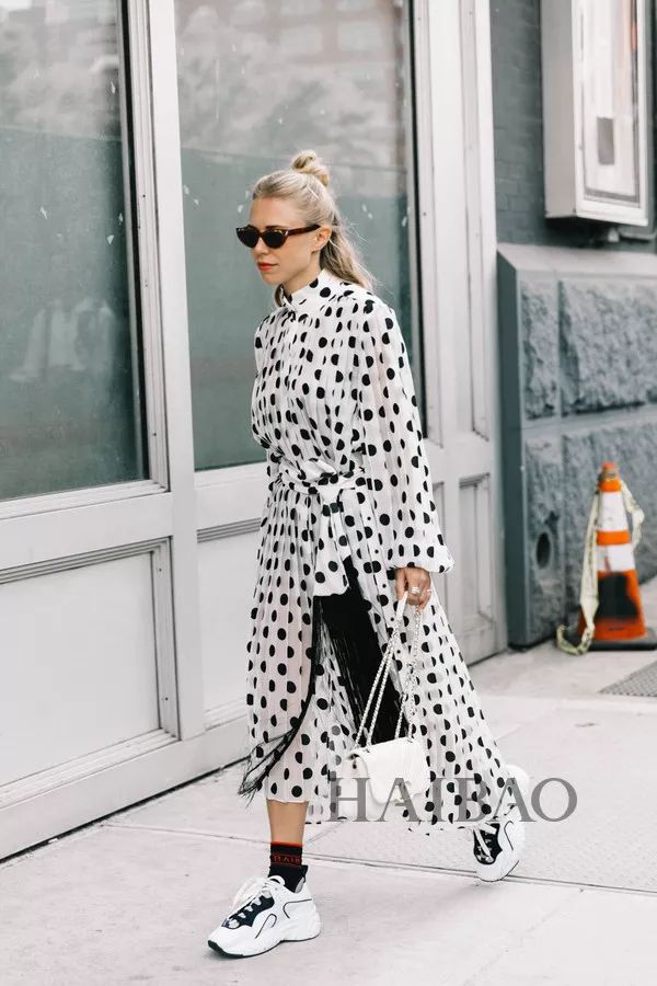 vans和匡威哪双鞋适合入手,VANS老爹鞋