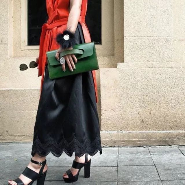 你只知道小怪兽包包火，仙女们已经在追Fendi手表了