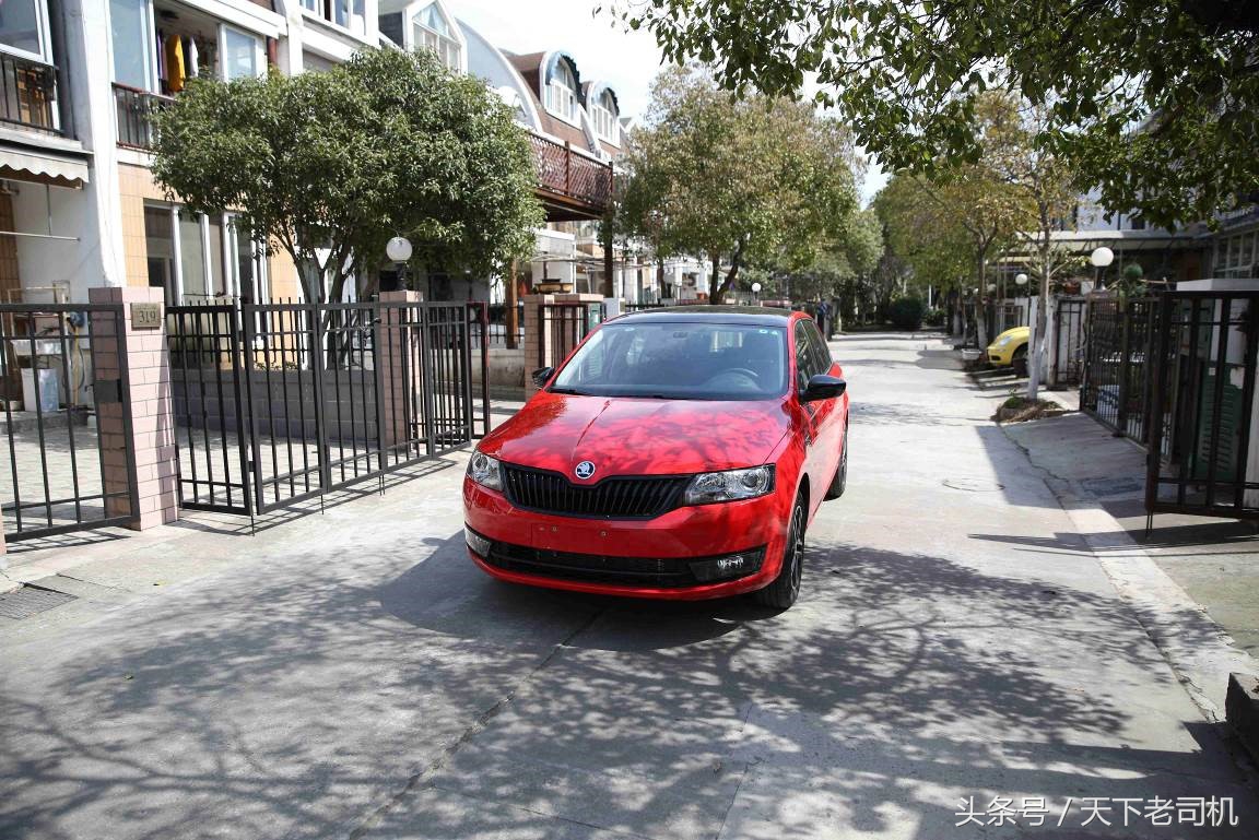 为了幼儿安全安装软件,为儿童安装安全座椅