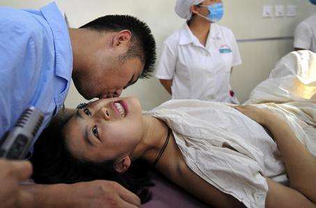 大头体验分娩,大头宝宝生产记录