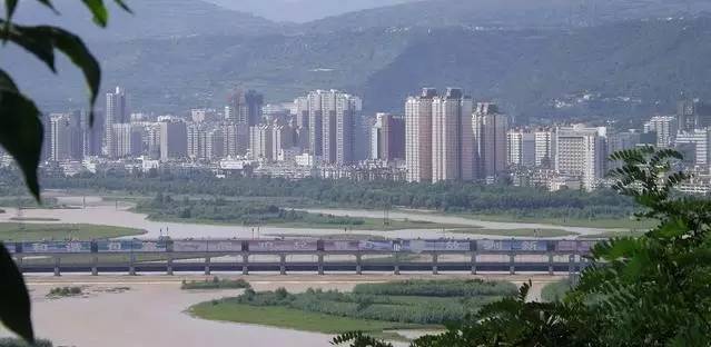 宝鸡穷不穷,宝鸡富不富