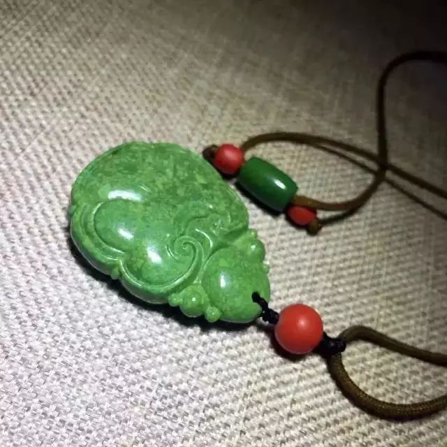 地摊手串为什么便宜,十种手串都是地摊货