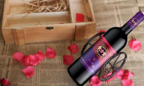 东方紫酒，让你不自不觉地爱上了她！