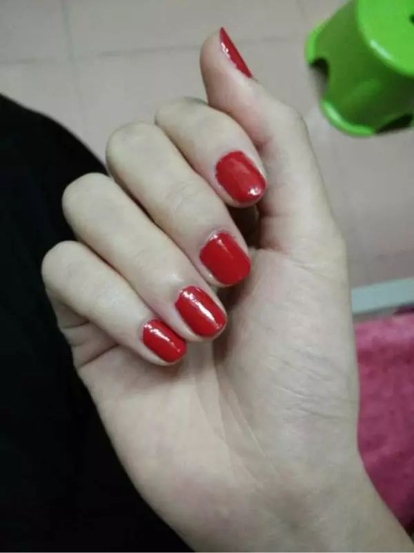 涂指甲油的技巧和方法,涂指甲油的正确方法你们学会了吗