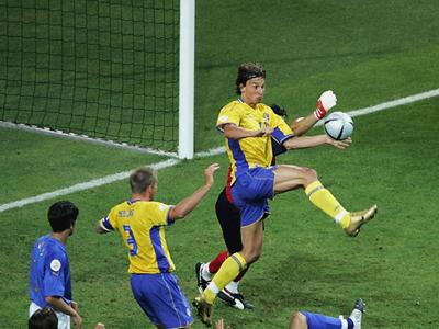 意大利对瑞典世界杯,04年欧洲杯意大利对瑞典