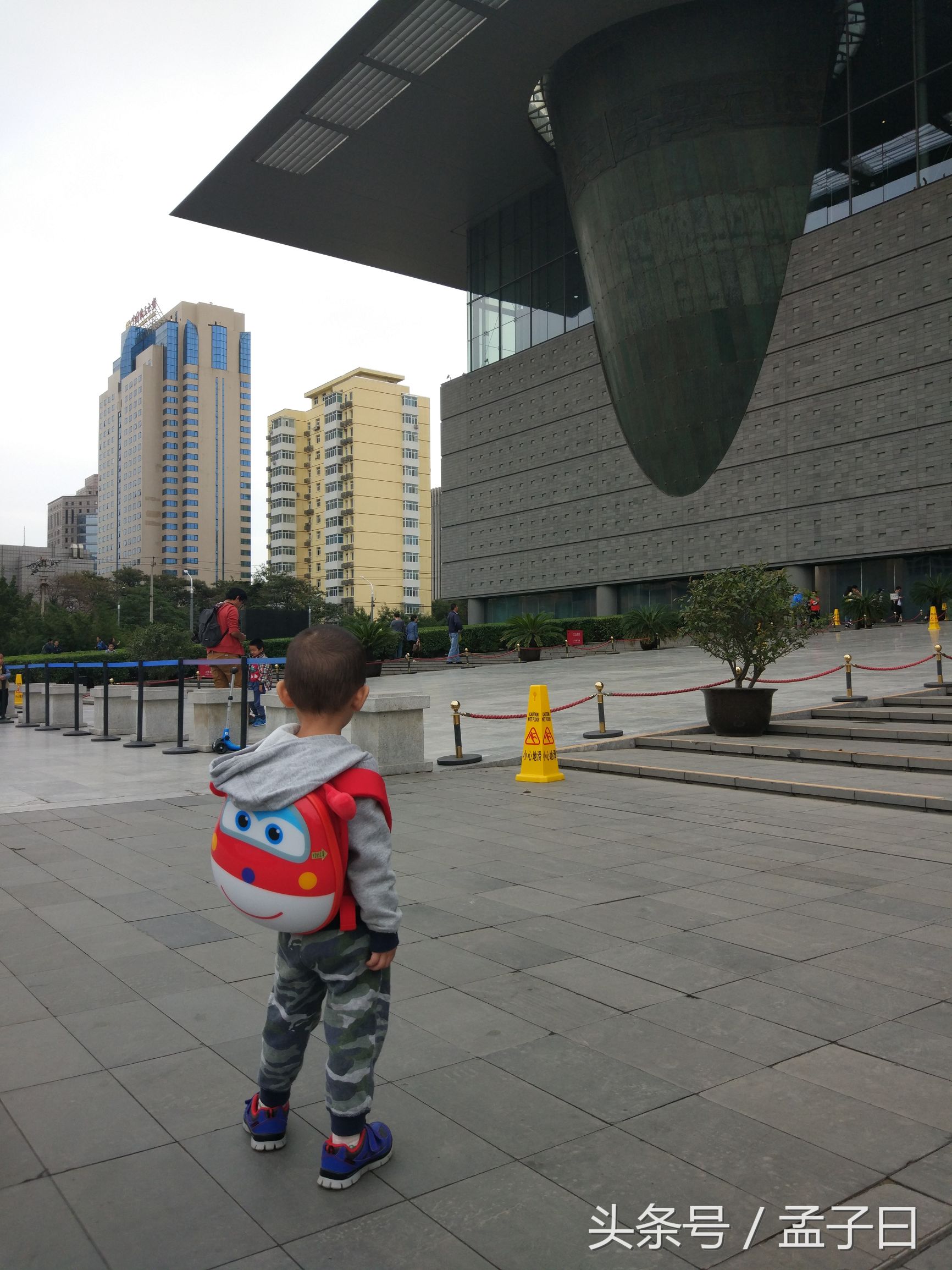 杈藉畞灏忕敺瀛╃敤鑴氭媺寮撳皠绠腑闈跺績,灏忕敺瀛╃敤鑴氭媺寮撳皠绠腑闈跺績