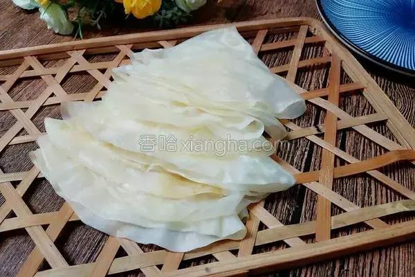 包饺子剩的饺子皮怎么吃,剩饺子皮30种新吃法煎包