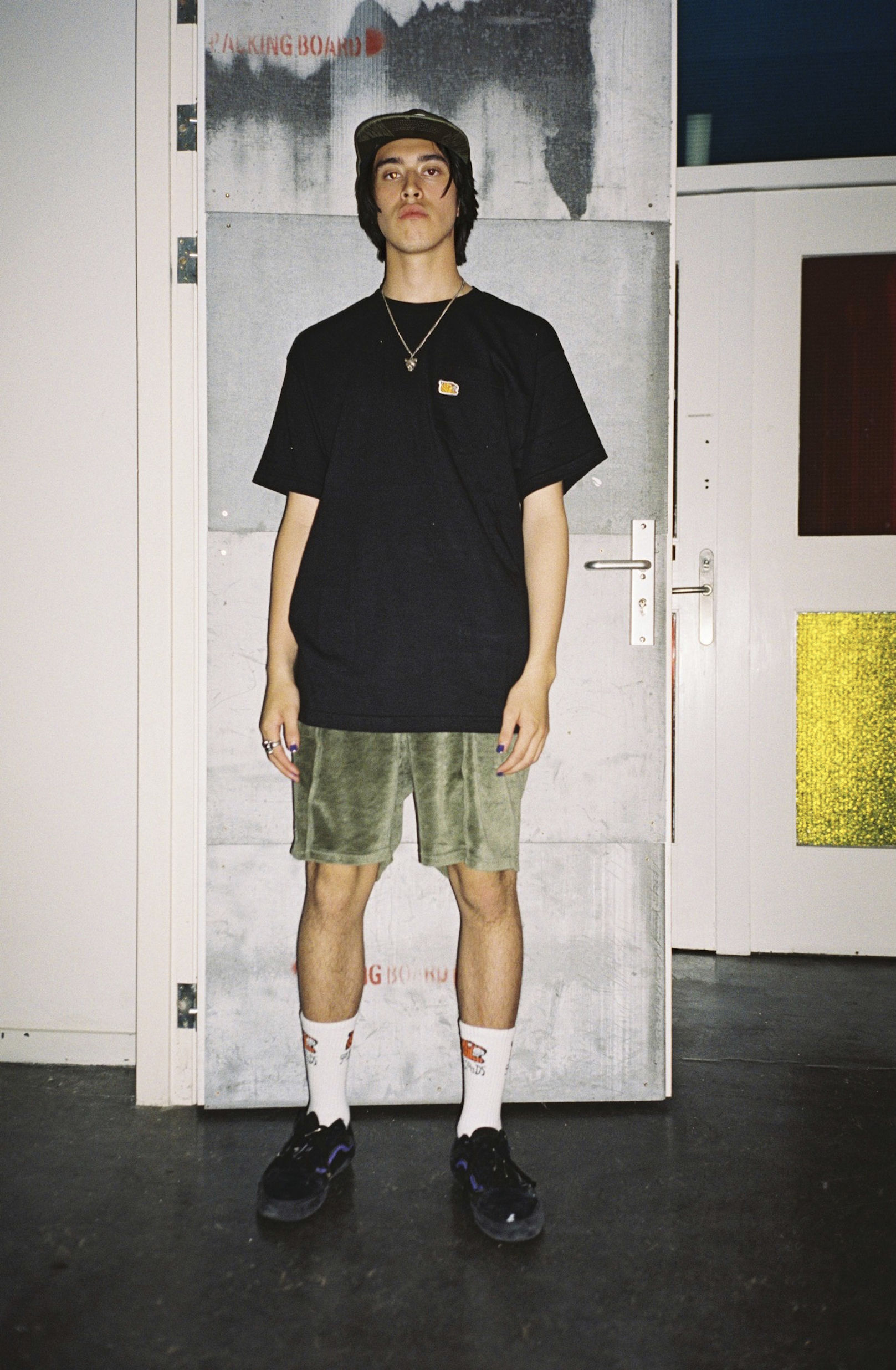 袜子老滑到鞋底怎么办,鞋子不穿袜子鞋底粘脚