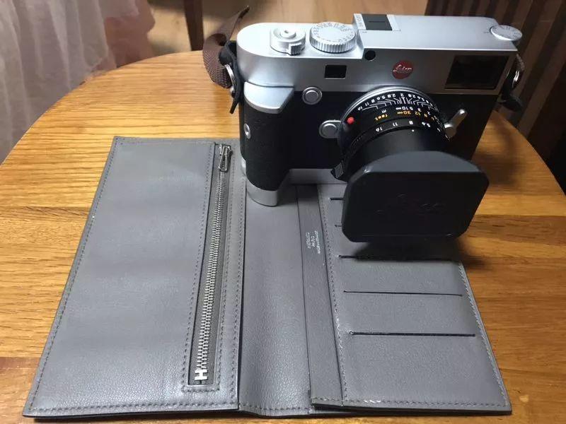 新婚,老婆没有要钻戒,买了一台徕卡