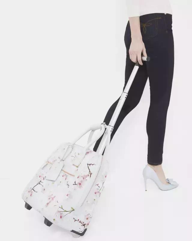 这些包包不仅经典耐看还保值,这些包包不贵却比大牌还好看