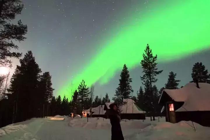 芬兰波罗的海中世纪童话,芬兰极光好像进入了童话世界
