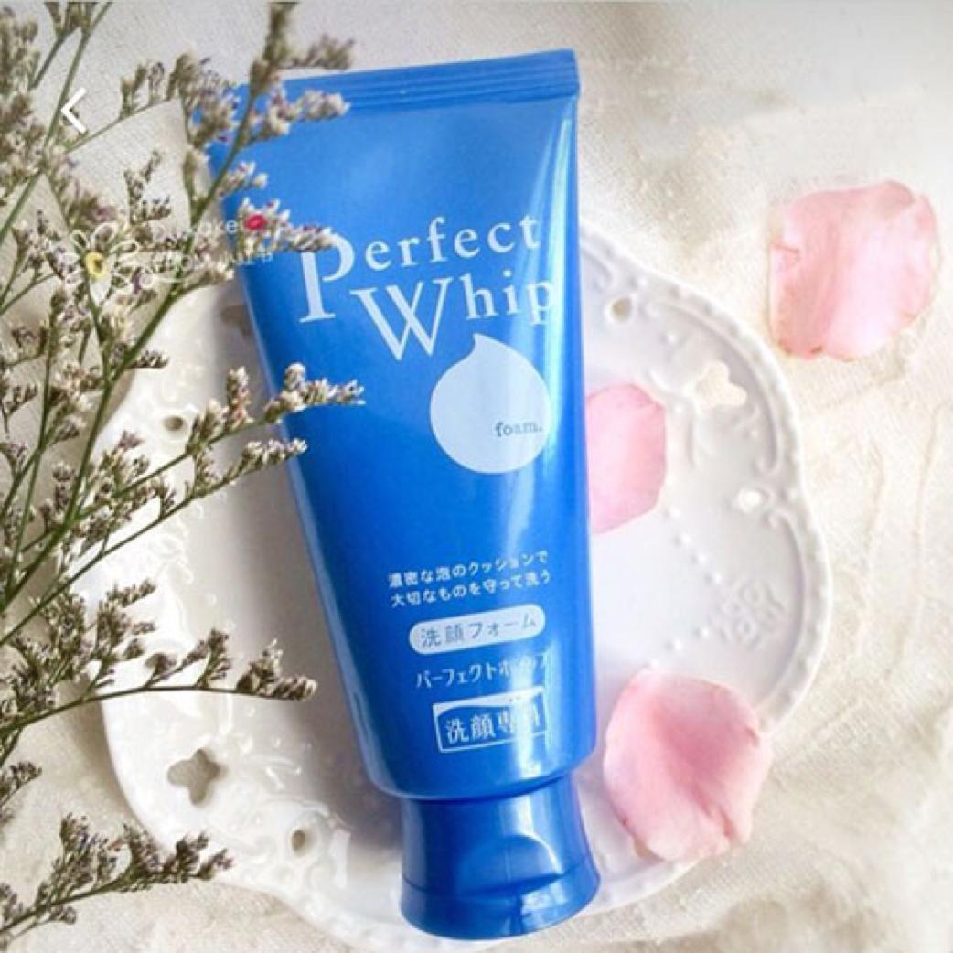 洗脸方法不对会出油,正确的洗脸方法不伤脸