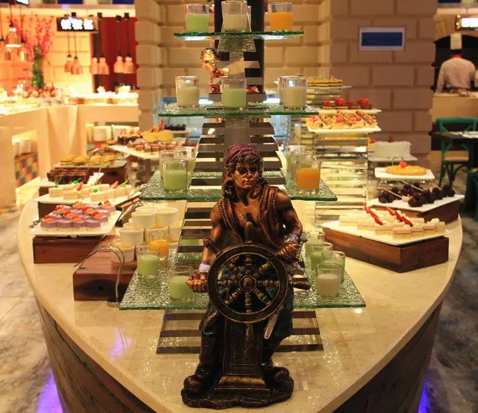 好吃的美食推荐三文鱼,红魔虾甜虾三文鱼刺身自助济南