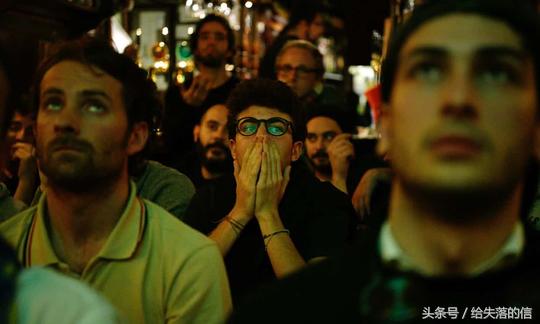 德罗西接受球员批评,德罗西被球迷训话