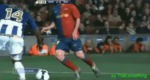 为什么很难防住梅西？因为梅西过人时的重心实在太稳了