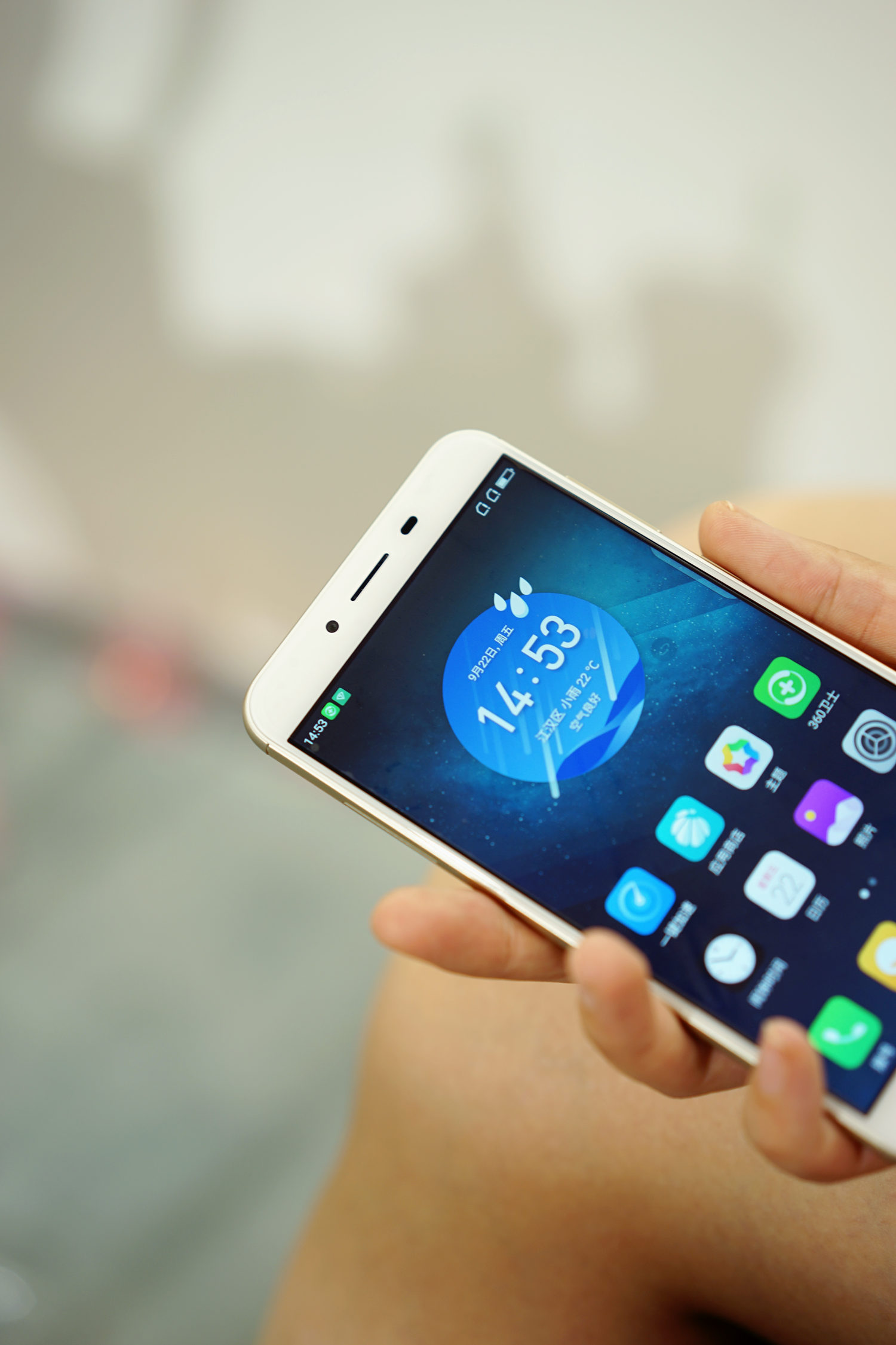 360手机vizza全新配色小镇蓝,360手机vizza