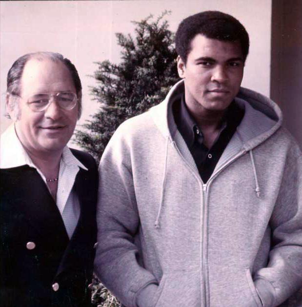 传奇离去:拳王阿里私人医生帕切科逝世,曾对阿里身体了如指掌