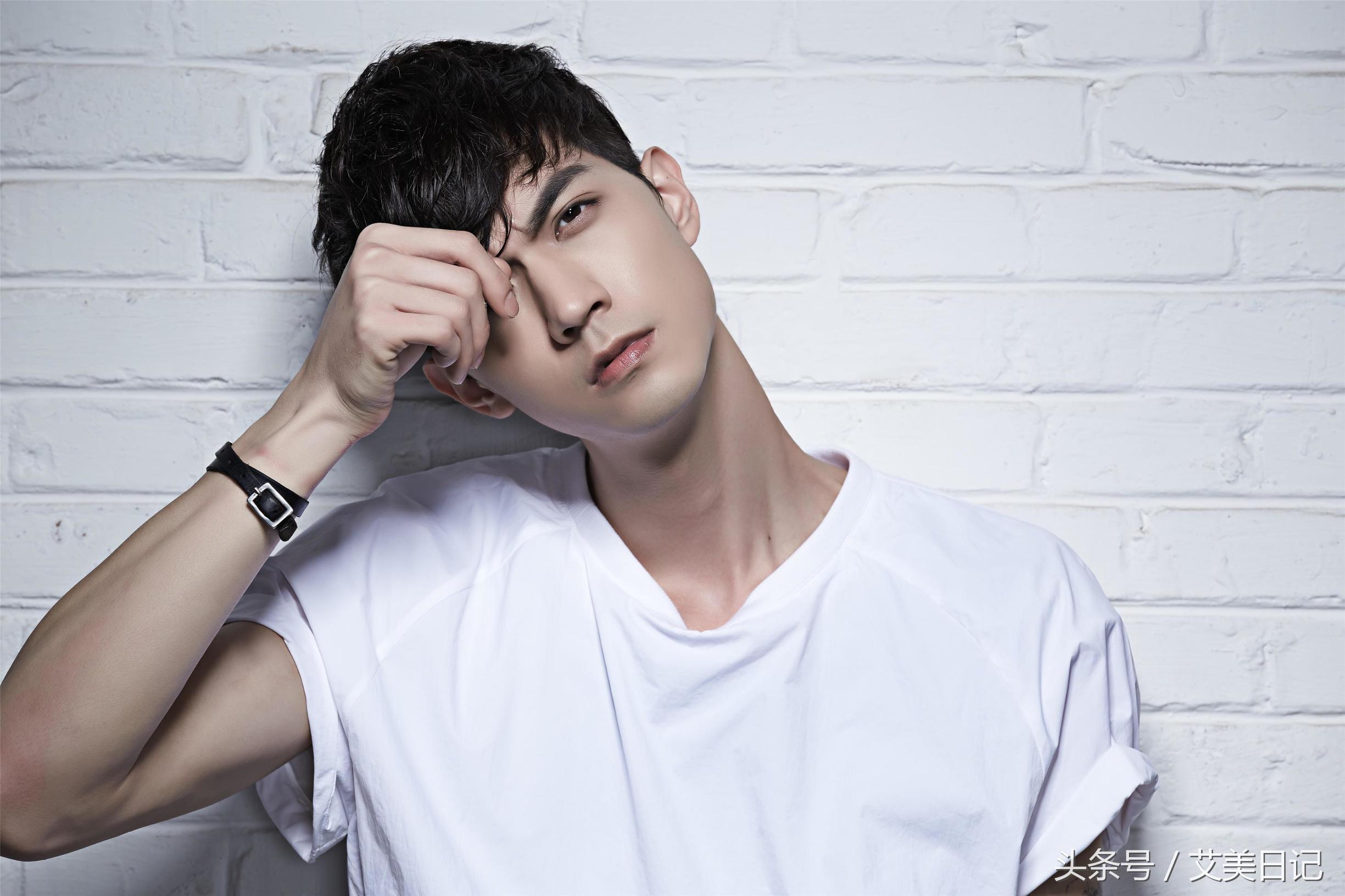 男孩子细长的脸型剪什么样的发型,什么脸型适合齐刘海怎么剪最好看