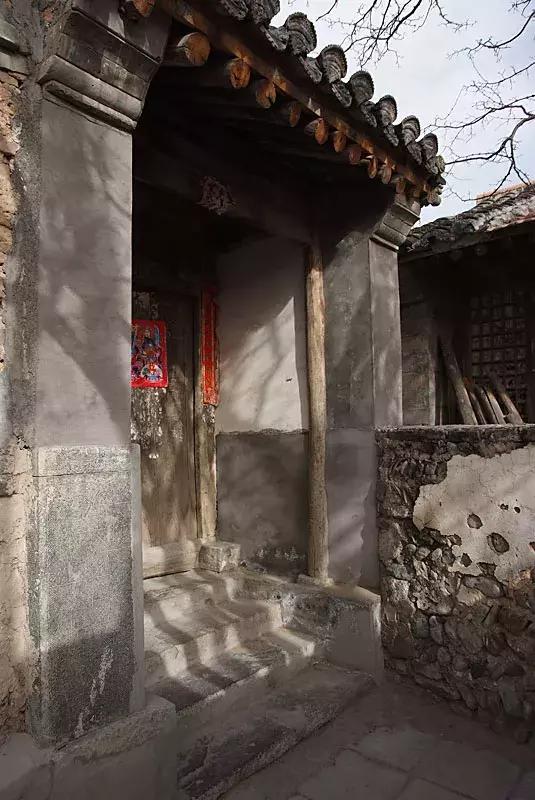 京西深山中的古村落苇子水村,京西无人居住的古村落