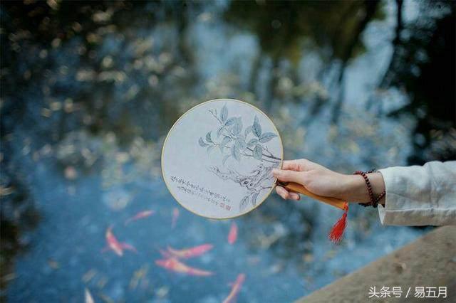 暗恋一个人但和他不熟,暗恋一个人要大胆说出来么