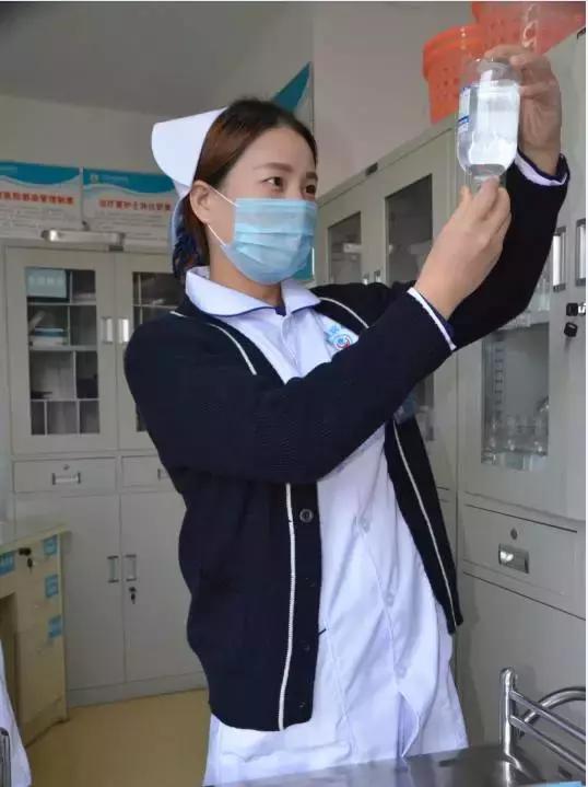 爱的燕尾帽，没有翅膀的天使——郑州军海脑病医院护士书