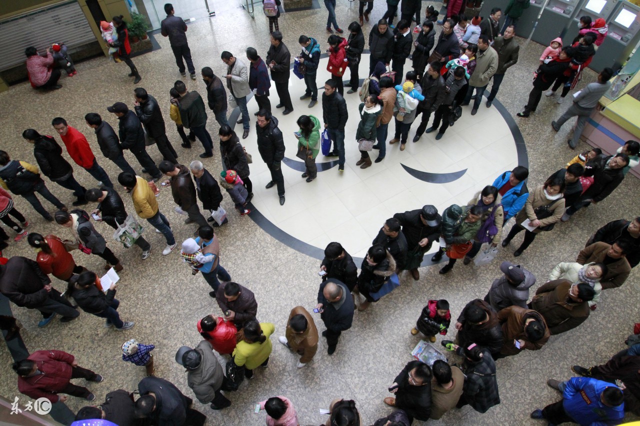 弱视的孩子一定要趁早干预,小孩弱视一定要去医院训练吗